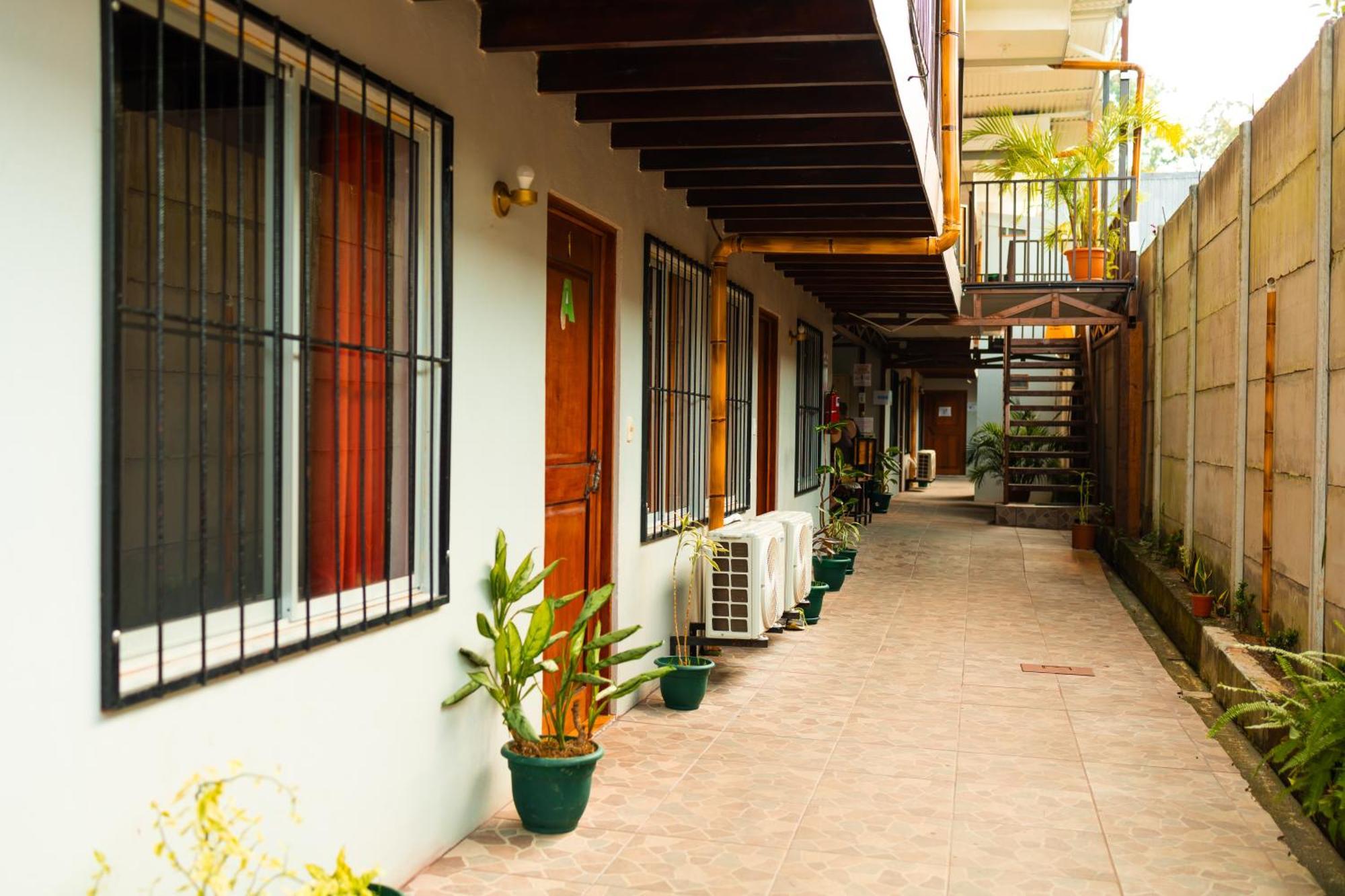 Arenal Sloth Hostel La Fortuna Exterior photo